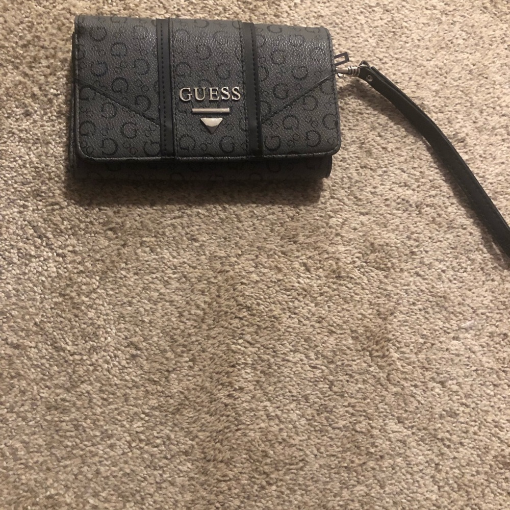 GUESS Black Logo-Print Wristlet Clutch